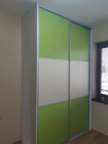 Posuvné dvere na mieru so sklenenou výplňou, kombinácia dekorov