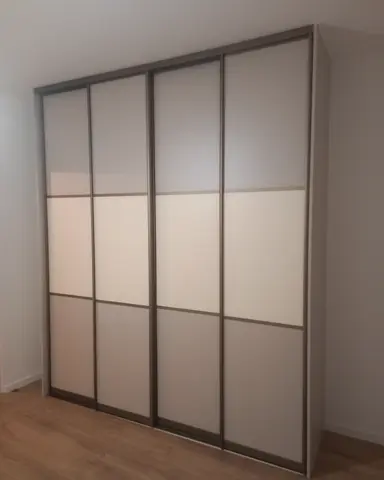 Posuvné dvere na mieru so sklenenou výplňou, sivá