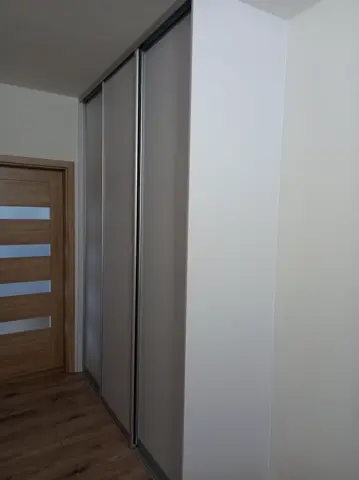 Posuvné dvere na mieru so sklenenou výplňou, sivá