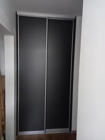 Posuvné dvere na mieru so sklenenou výplňou, antracit