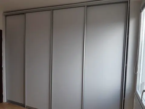 Posuvné dvere na mieru so sklenenou výplňou, sivá