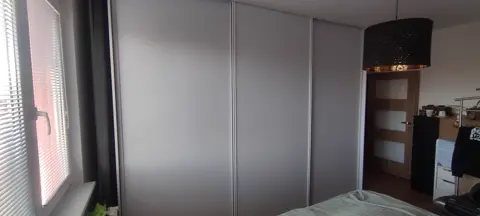 Posuvné dvere na mieru so sklenenou výplňou, kombinácia dekorov
