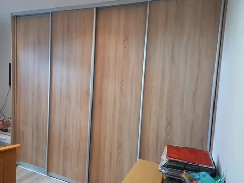 Posuvné dvere na mieru do detskej izby s dverami v dekore dub