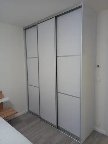 Posuvné dvere na mieru do spálne, biela