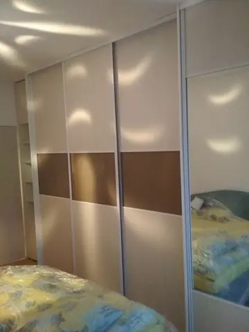 Posuvné dvere na mieru do spálne, sivá