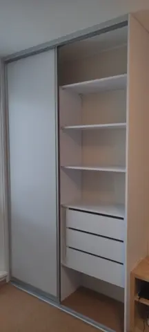 Šatníková skriňa na mieru do spálne, biela
