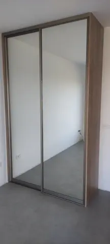 Vnútorné členenie skrine na mieru, antracit